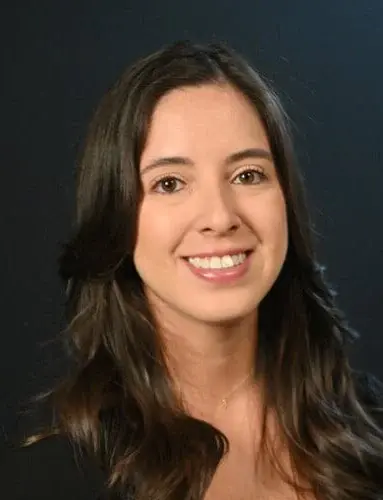 amanda-hernandez-383x500